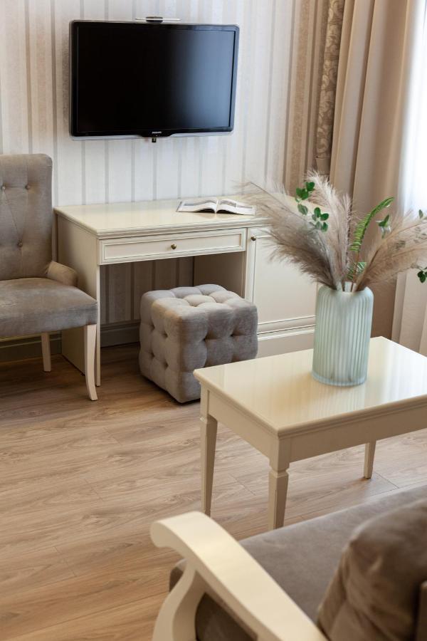 Royal Mini-Apart Hotel On Rynok Square Lviv Luaran gambar