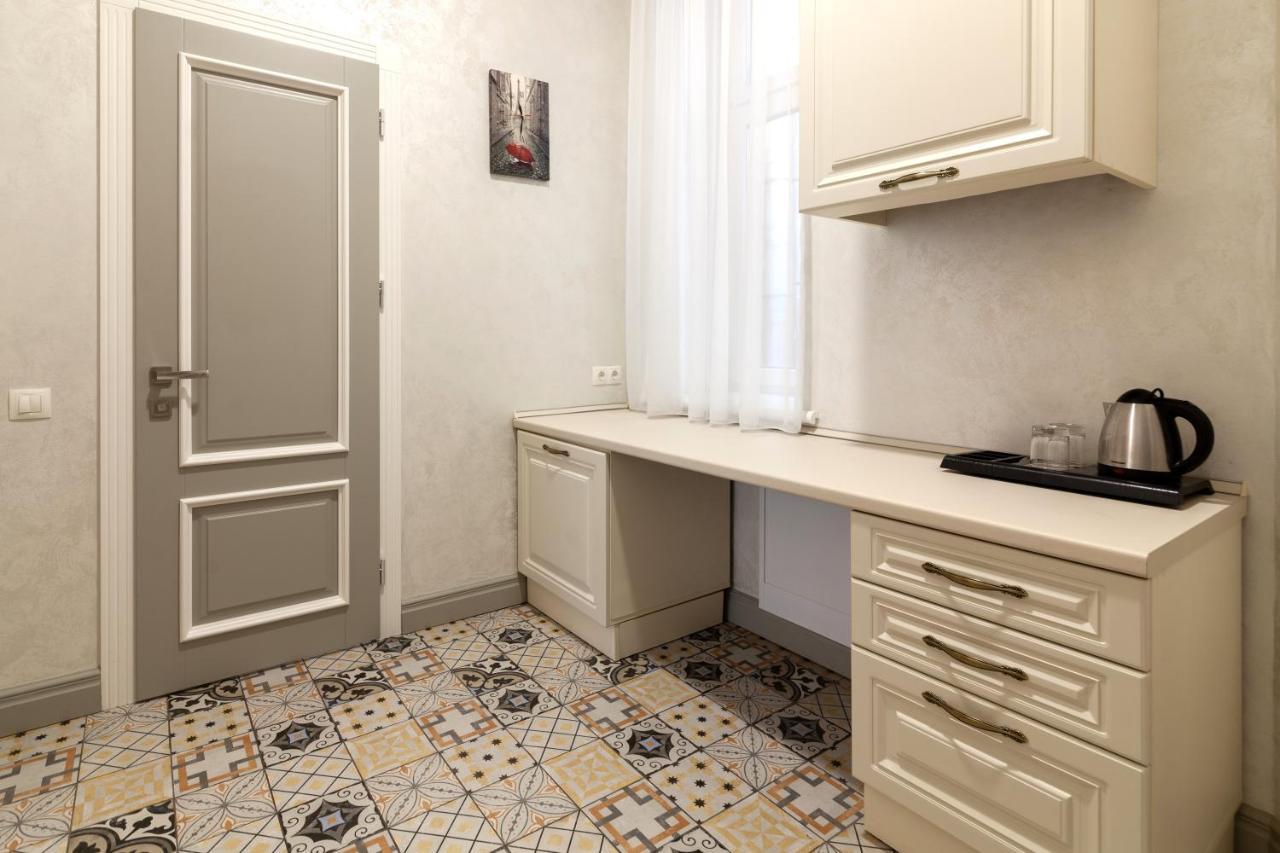 Royal Mini-Apart Hotel On Rynok Square Lviv Luaran gambar