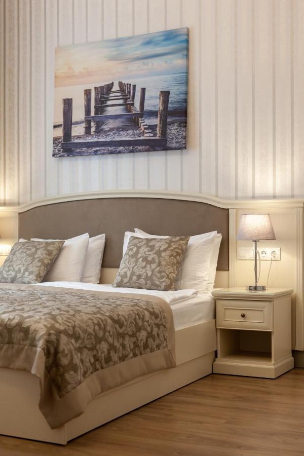 Royal Mini-Apart Hotel On Rynok Square Lviv Luaran gambar