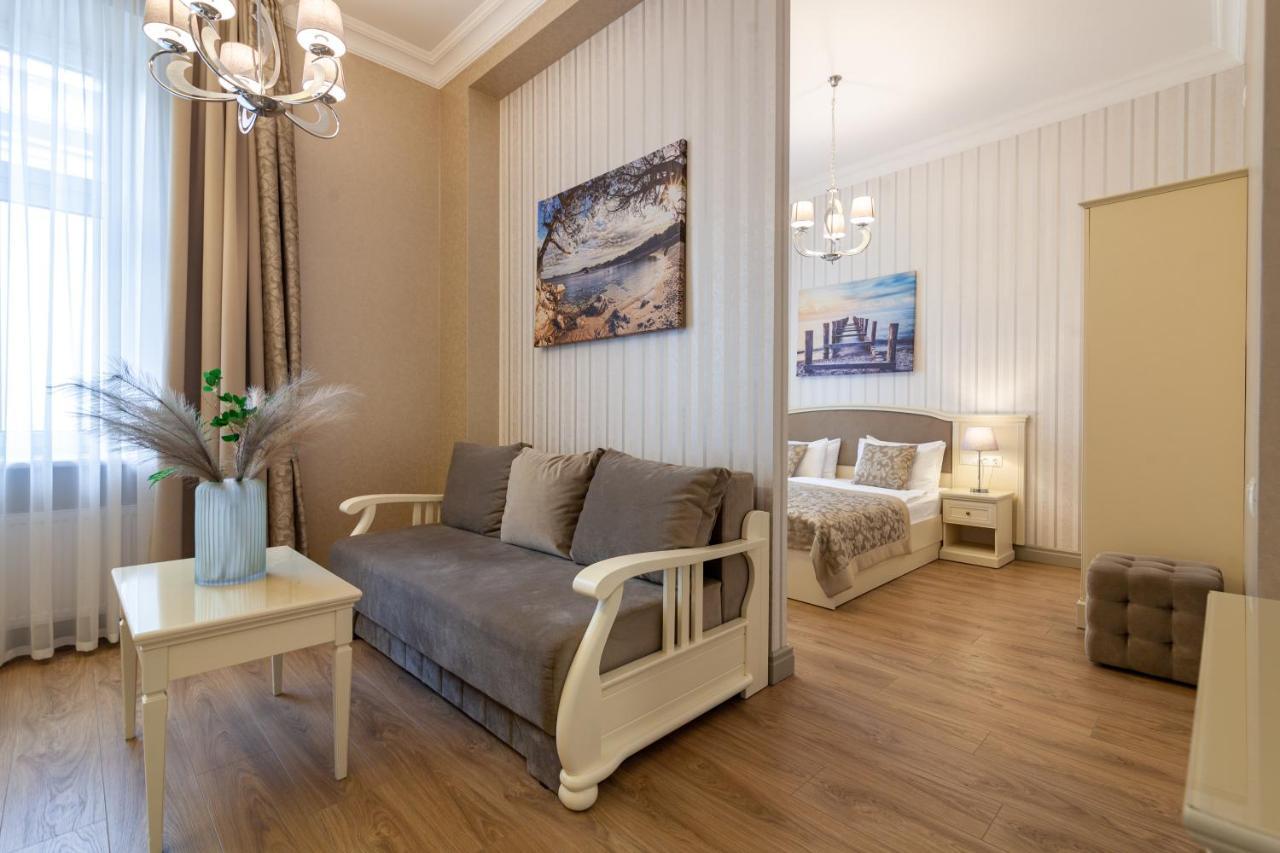 Royal Mini-Apart Hotel On Rynok Square Lviv Luaran gambar