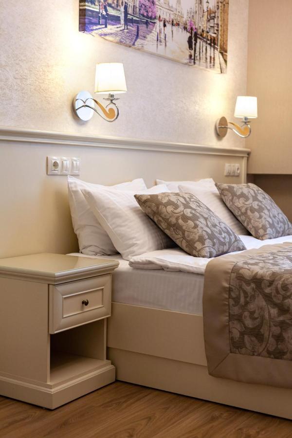 Royal Mini-Apart Hotel On Rynok Square Lviv Luaran gambar