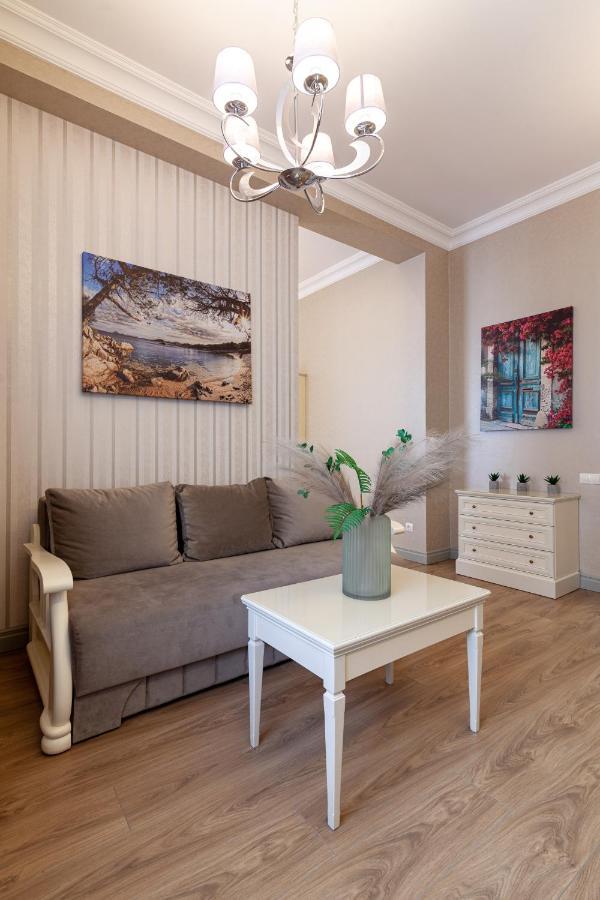 Royal Mini-Apart Hotel On Rynok Square Lviv Luaran gambar